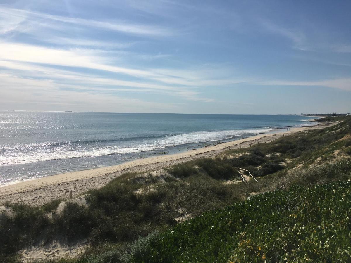 Ocean Beach Backpackers Hostel - Perth — Photos 1